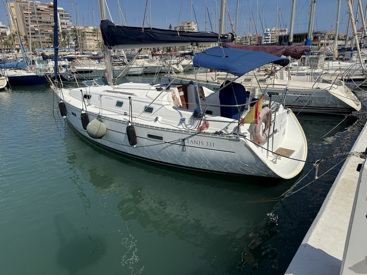 Imagen del barco Beneteau Oceanis  331 Clipper